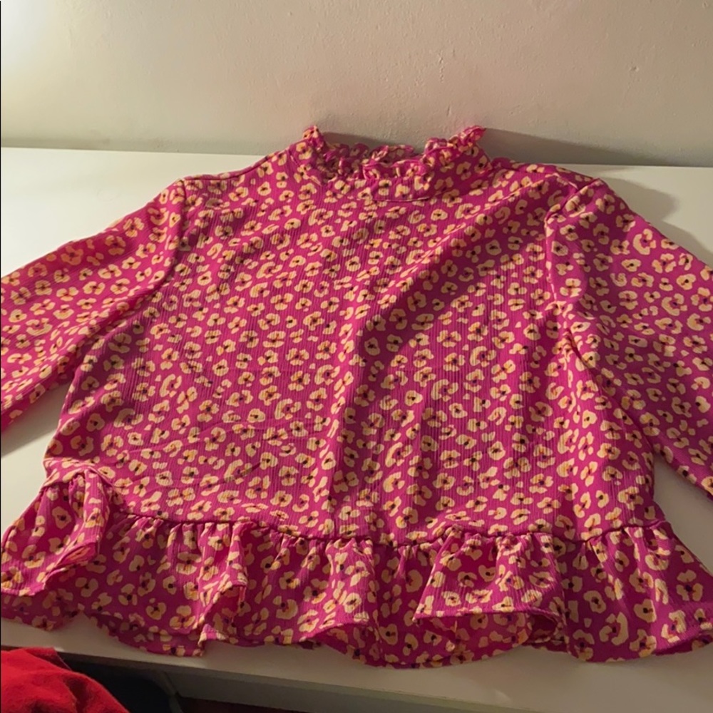 patterned top - Picture 2 of 4
